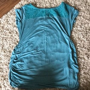 Maternity shirt sleeve top